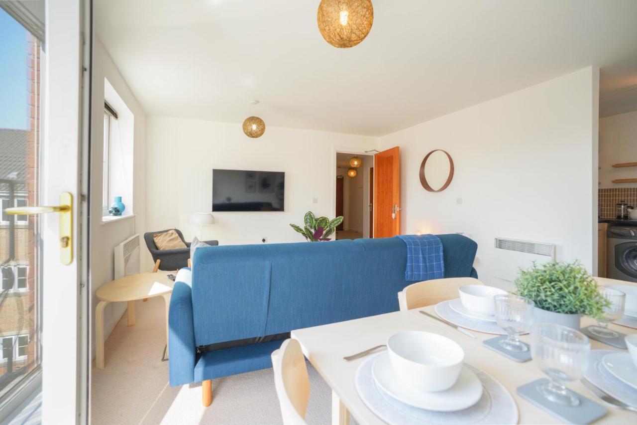 Stylish Apartment With Private Parking Cardiff Kültér fotó