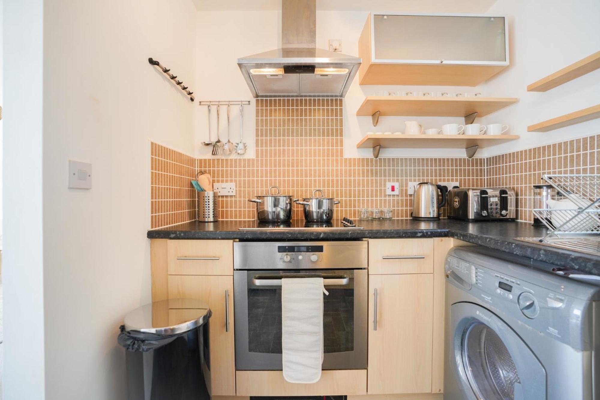 Stylish Apartment With Private Parking Cardiff Kültér fotó